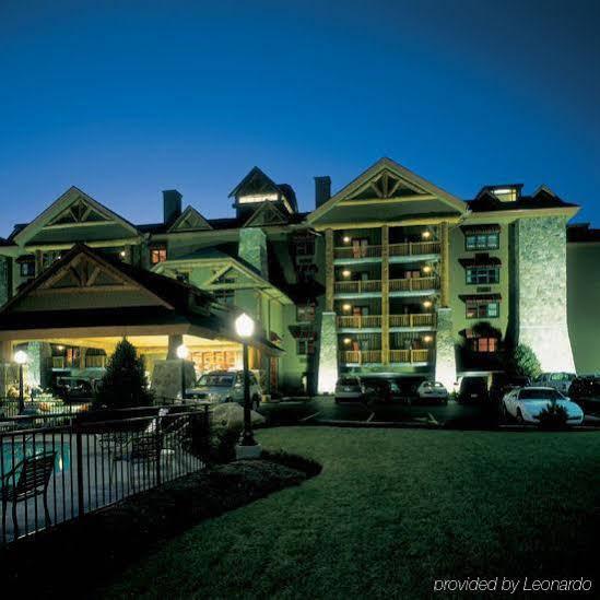 Bearskin Lodge On The River Gatlinburg Exteriör bild