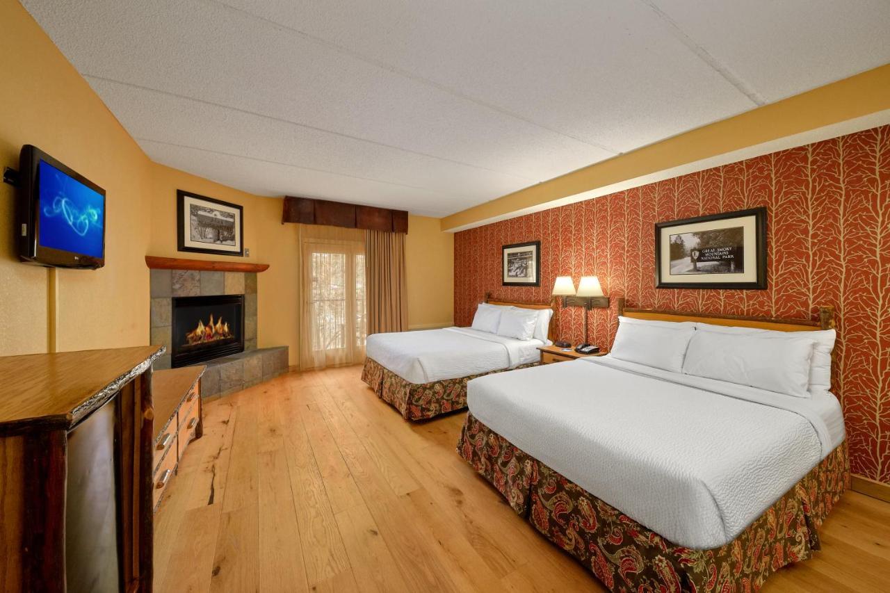Bearskin Lodge On The River Gatlinburg Exteriör bild